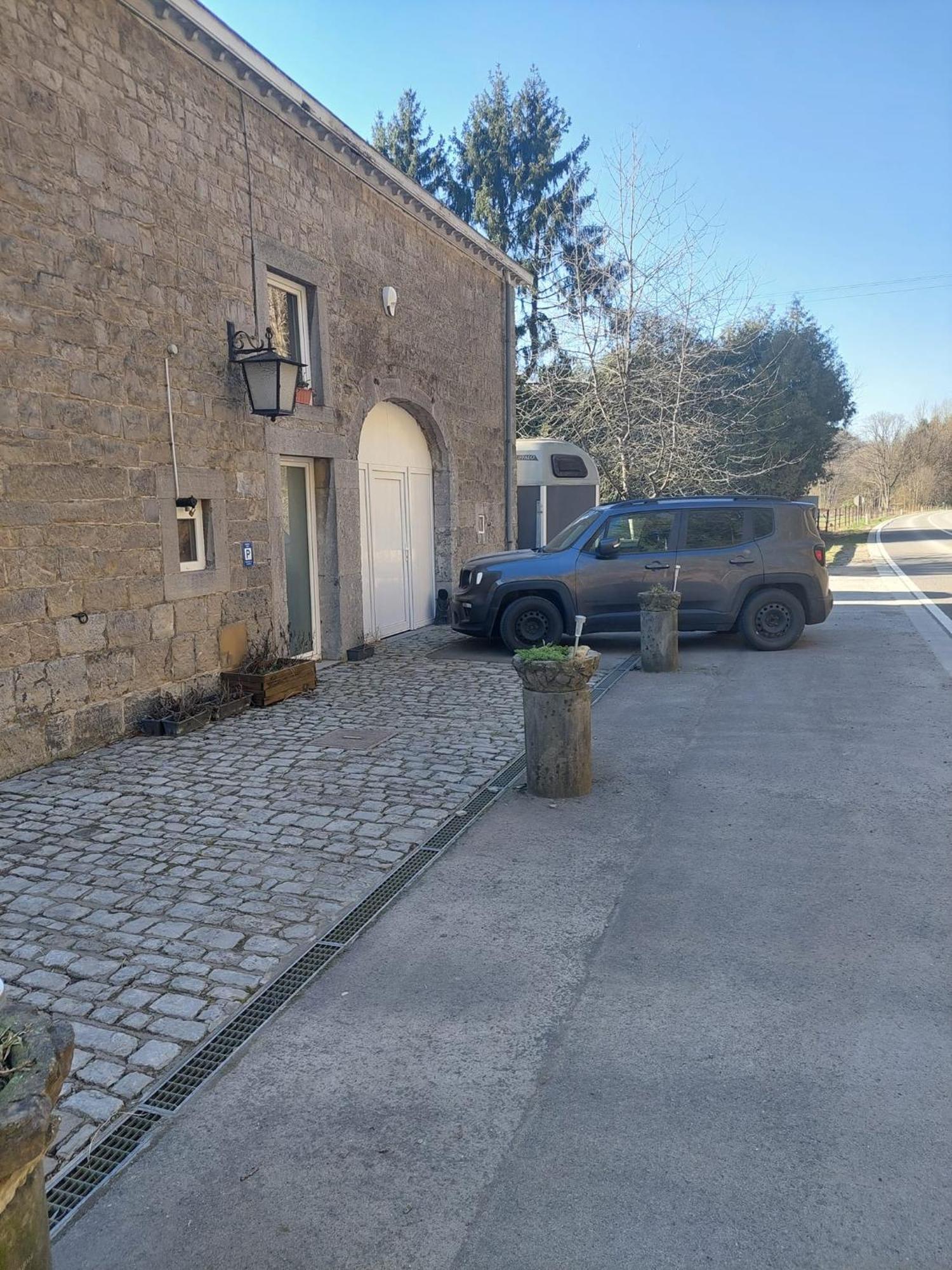 Au Doux Chardon Bed & Breakfast Дюрби Екстериор снимка
