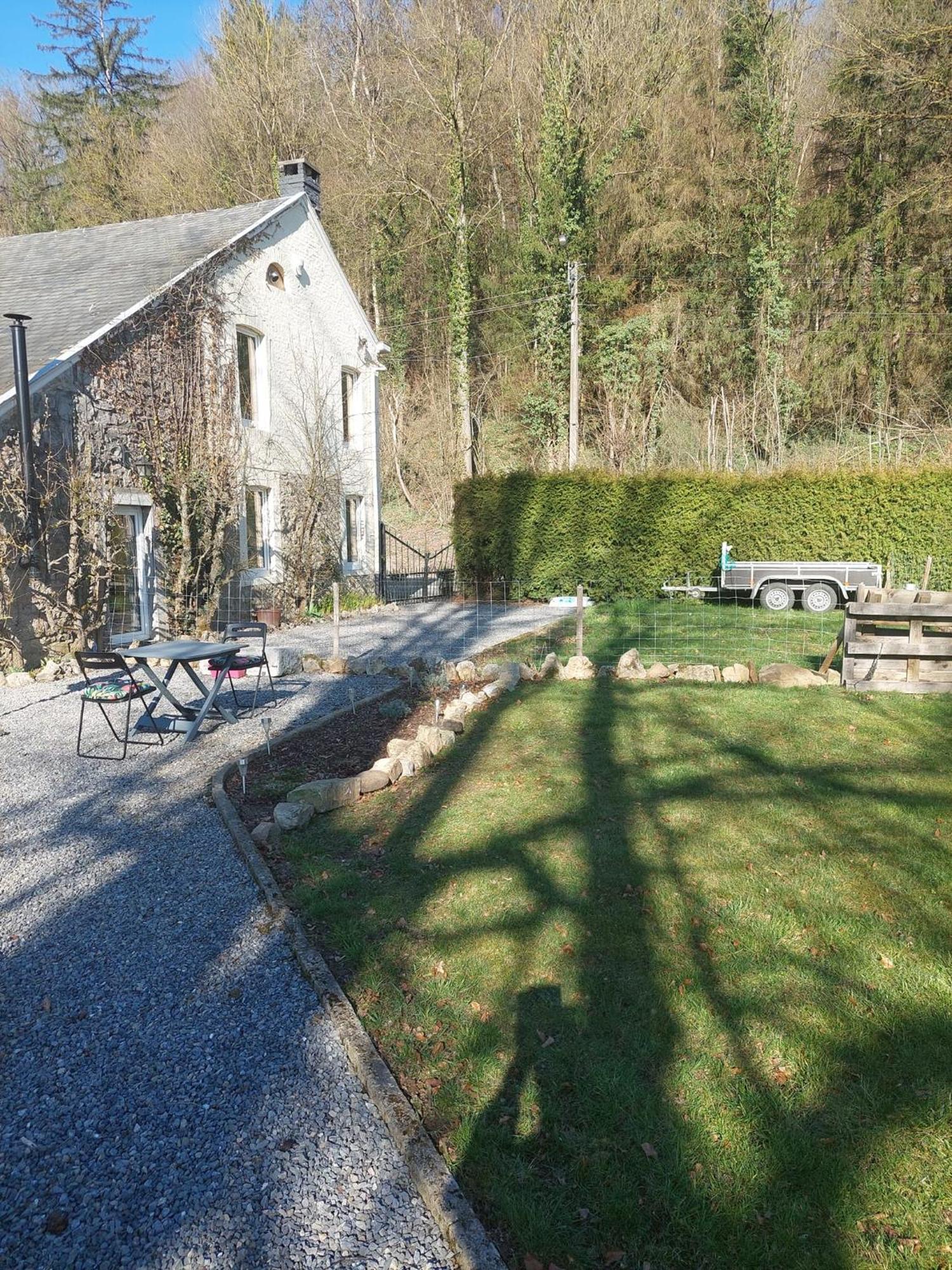 Au Doux Chardon Bed & Breakfast Дюрби Екстериор снимка