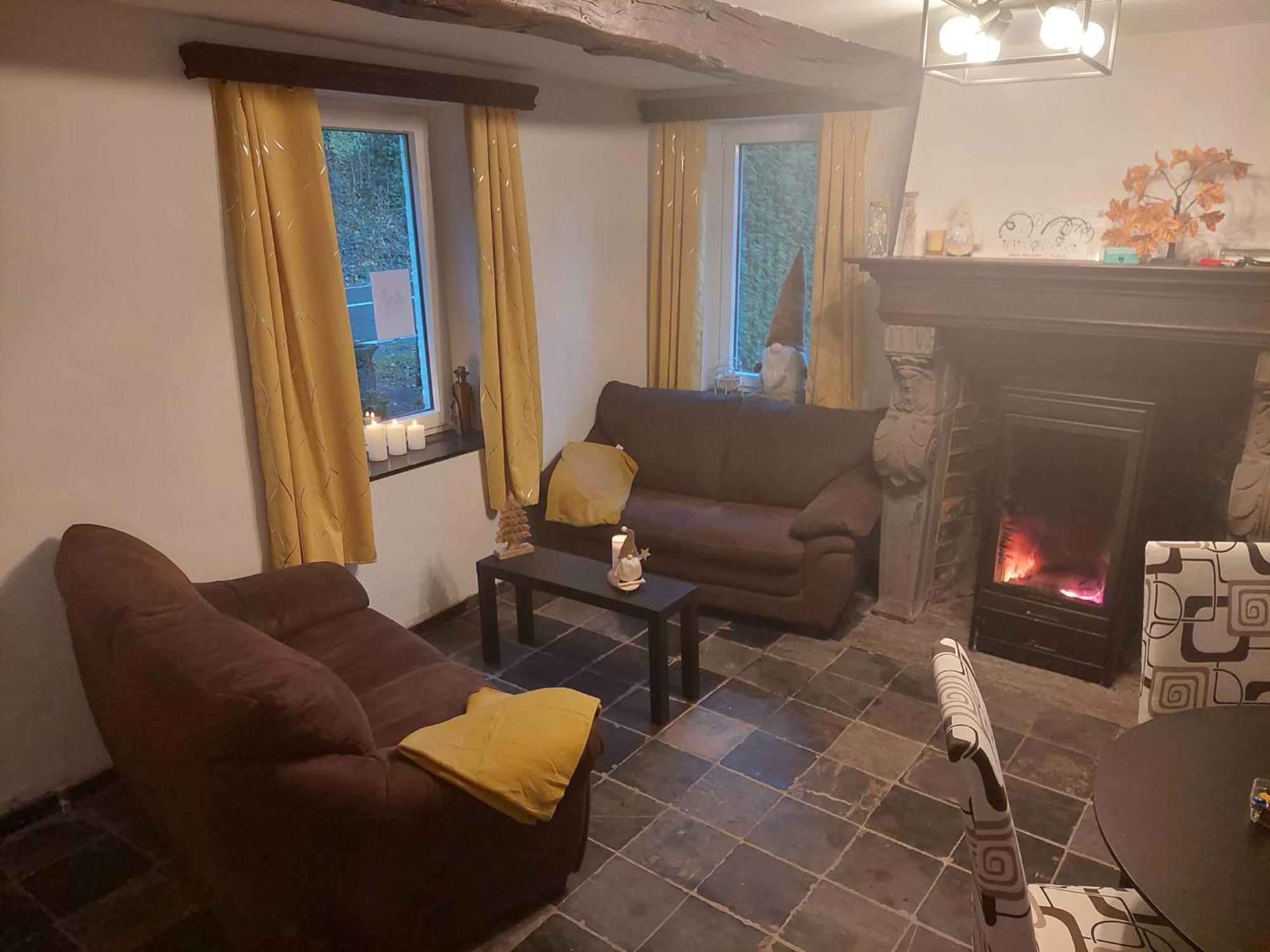 Au Doux Chardon Bed & Breakfast Дюрби Екстериор снимка