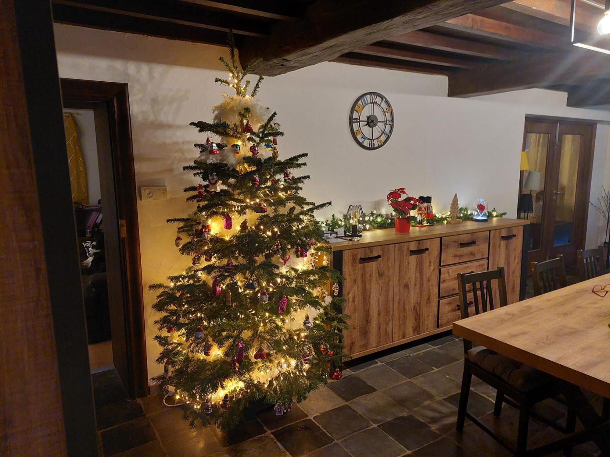 Au Doux Chardon Bed & Breakfast Дюрби Екстериор снимка