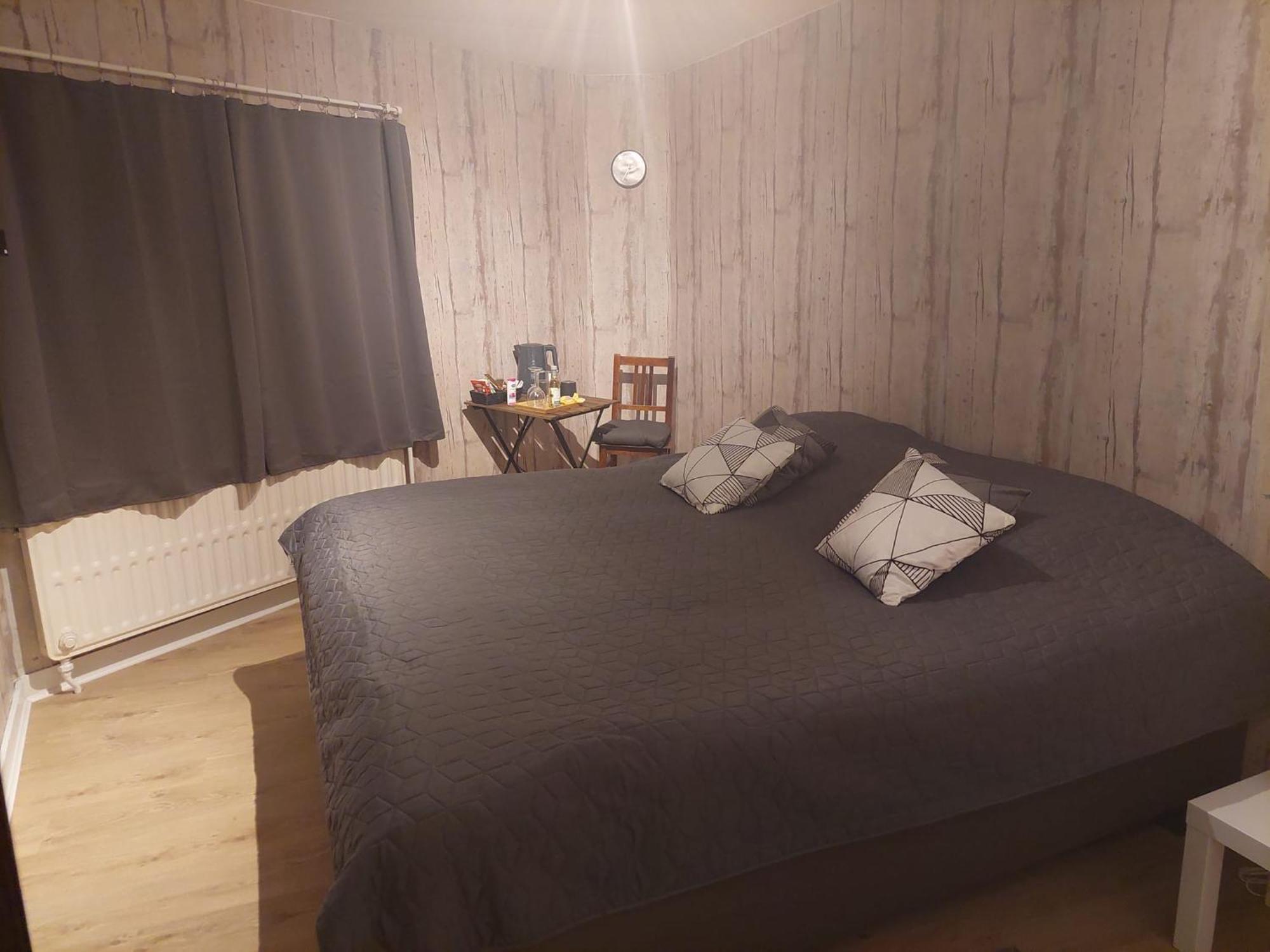 Au Doux Chardon Bed & Breakfast Дюрби Екстериор снимка