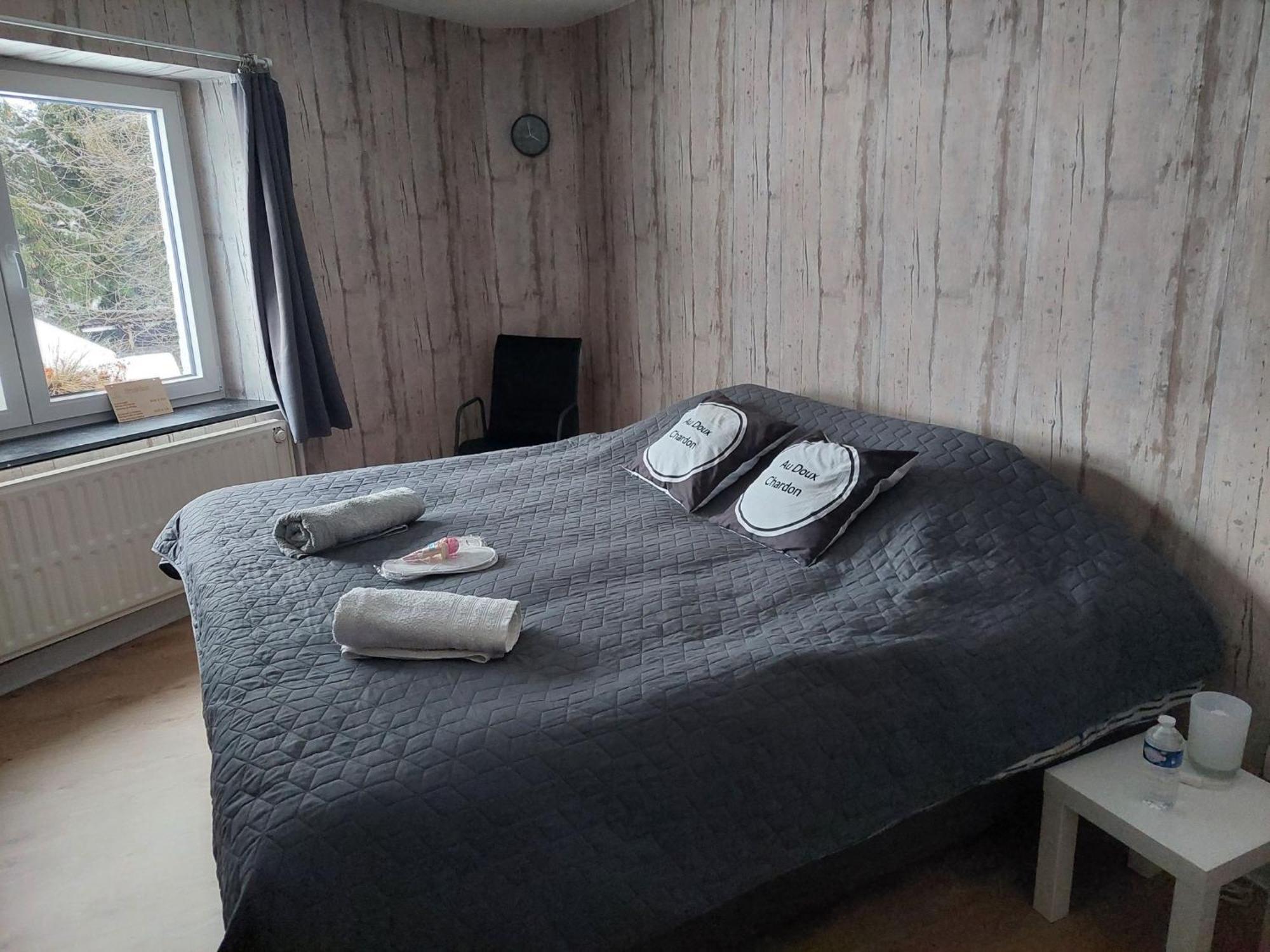 Au Doux Chardon Bed & Breakfast Дюрби Екстериор снимка