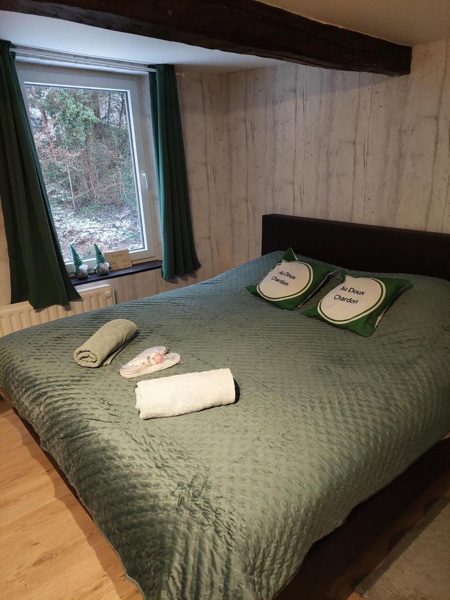 Au Doux Chardon Bed & Breakfast Дюрби Екстериор снимка